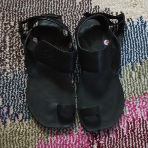 Vivobarefoot Kolhapuri size 39